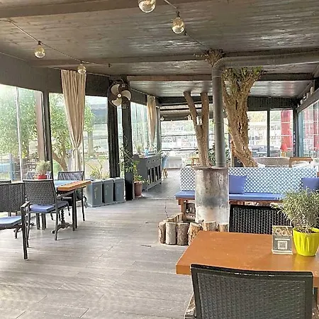 Mata Butik 3*